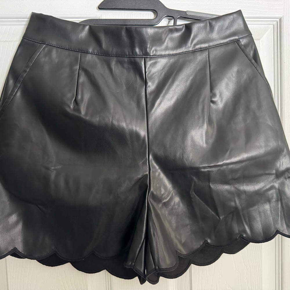 Umgee Black Scalloped Leather like Shorts